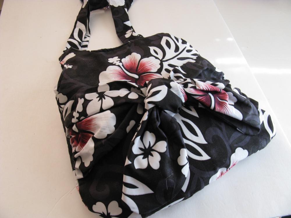 Purse Sarong in Black, White, Pink Fabric