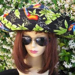 Black Parrot Print Wide Brim Sunhat
